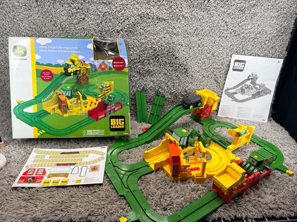John Deere Johnny Tractor & the Magical Farm Big Loader Motorized Toy Set